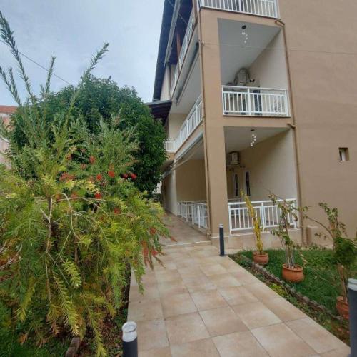 0-02-05-ec599d9b67f6c0c52748860c93a03a65f0e260280c9669ccffe6ef4558d4fa11 4172d0b03708e9eb-600x600-1