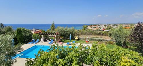 014005IMG-8d1adb5b6317624067069c36a36243d2-V