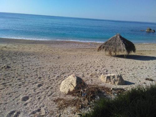 021218Ligia-Marieva-house-beach