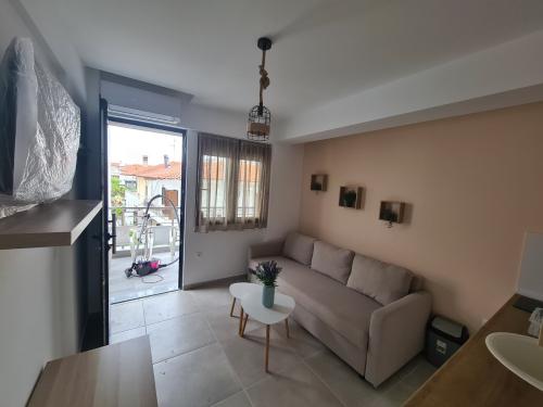 101659IMG-4ba33d8a00b8be5da7132b195d01498d-V (1)