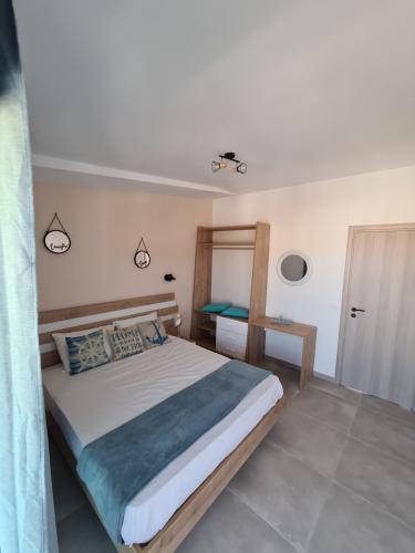 101701IMG-79e052af65271f4e86c8cec64c599983-V (1)