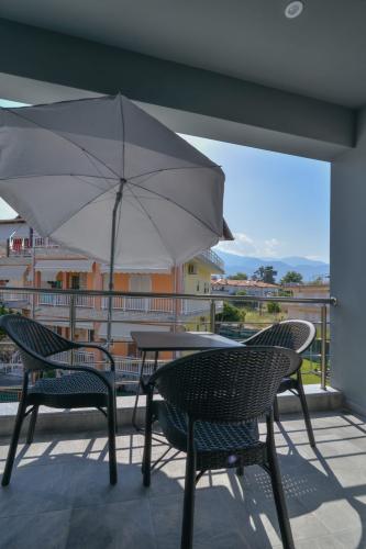 101745IMG-44f4abd7c5e8117a9050355804b19a36-V