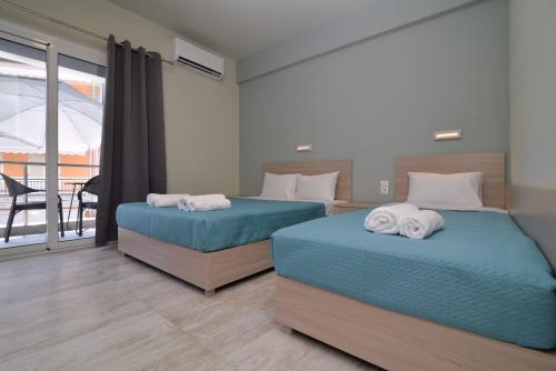 101746IMG-e57c50ea13f814a556d777cd68d0231b-V