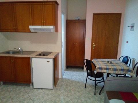 102754bushati4 (1)