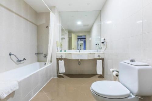 223882915-768x512 (1)