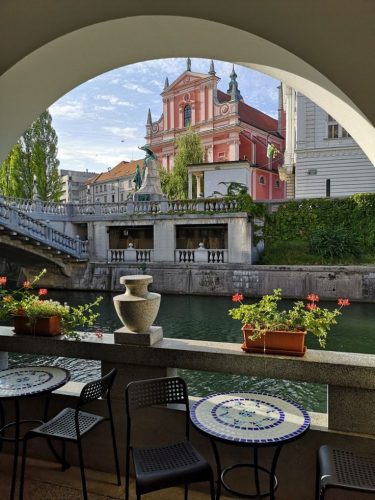 5885775a30880001076a25af46b3bdd1