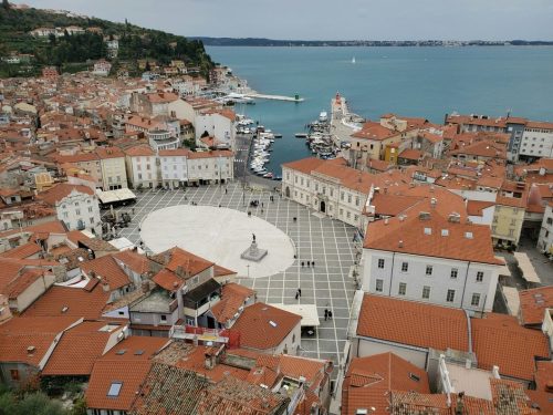 72 49 piran