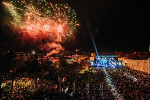budva-docek-nove-godine-vatromet-stari-grad-koncert-desavanje-program-1536x1026