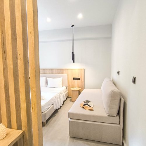 efff504f-a09f-4970-9e89-80b3b5ce9f43-scaled-qwdgnw9sac0llybow9ocbmmbgui2ggj5978z5q2few