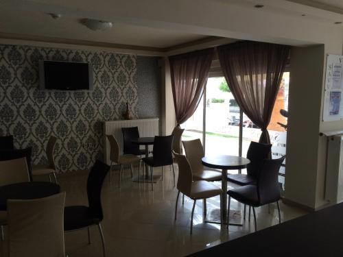 image-661a20e1ec4020e4d8575eb2470946de965e6e5dc5aaa0f7d40bee9b09cbd368-V